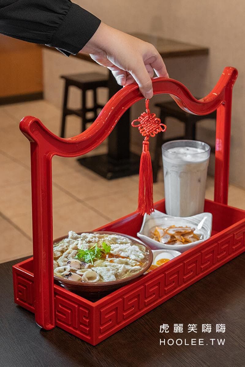 超有哏!大分量「滿料麵線羹套餐」要用復古提籃裝,肉控必點厚實軟嫩「自製叉燒」 超有哏!大分量「滿料麵線羹套餐」要用復古提籃裝,肉控必點厚實軟嫩「自製叉燒」