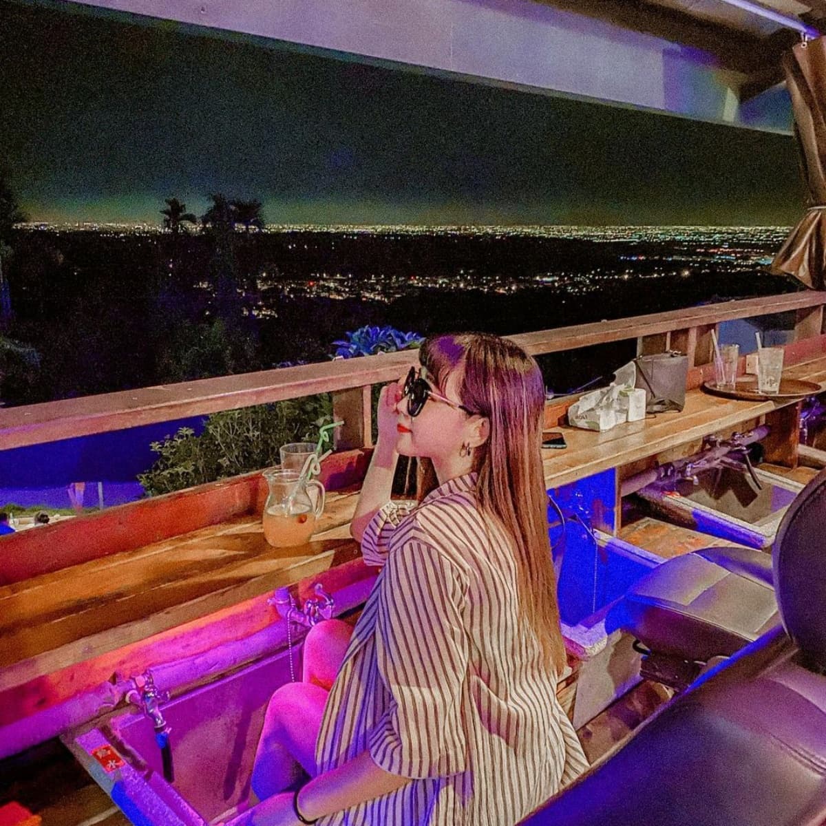 200元喝咖啡爽泡腳！雲林夢幻「景觀餐廳」賞百萬夜景，還能邊吃火鍋超Chill
