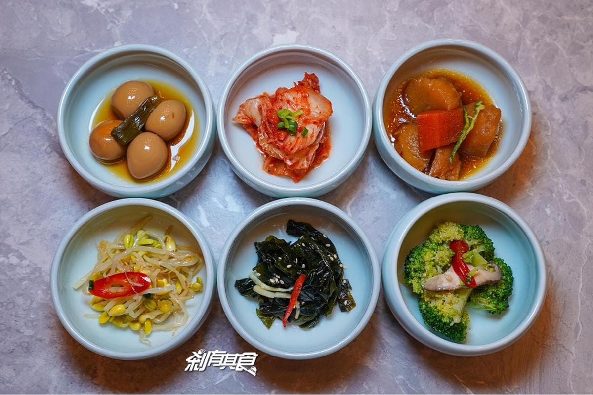 【新開店】外帶8折!道地韓料必點傳統豆腐鍋、祕製麻辣炸雞,網美搶拍美女與野獸調酒 【新開店】外帶8折!道地韓料必點傳統豆腐鍋、祕製麻辣炸雞,網美搶拍美女與野獸調酒