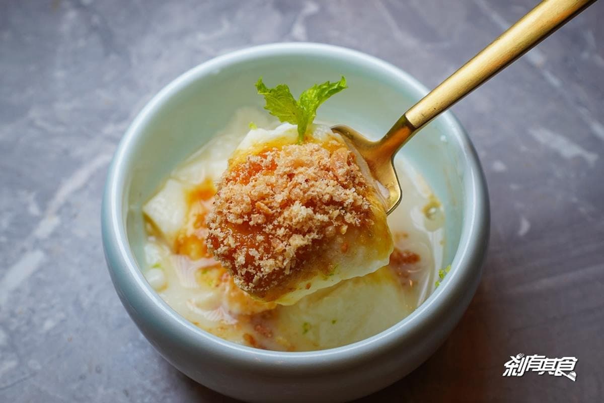 【新開店】外帶8折!道地韓料必點傳統豆腐鍋、祕製麻辣炸雞,網美搶拍美女與野獸調酒 【新開店】外帶8折!道地韓料必點傳統豆腐鍋、祕製麻辣炸雞,網美搶拍美女與野獸調酒