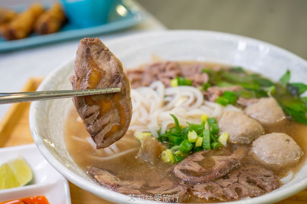 【新開店】5星好評越料!必點慢燉14小時牛肉河粉,越南媽媽「私房香料」入湯更對味 【新開店】5星好評越料!必點慢燉14小時牛肉河粉,越南媽媽「私房香料」入湯更對味