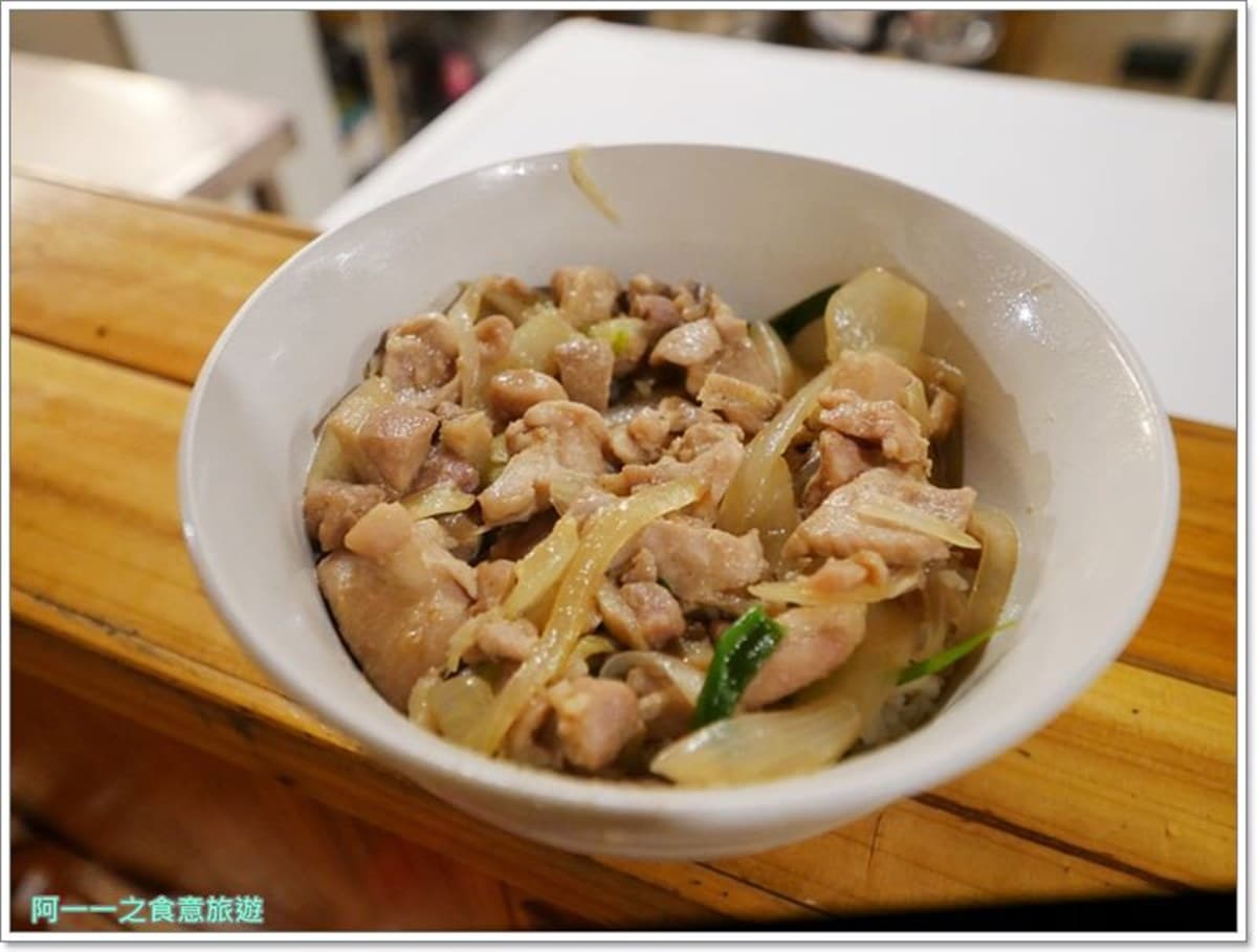 1秒飛日本!日式居酒屋「屋台風」設計超好拍,必點「三味丼」鋪滿3種肉只要75元 1秒飛日本!日式居酒屋「屋台風」設計超好拍,必點「三味丼」鋪滿3種肉只要75元