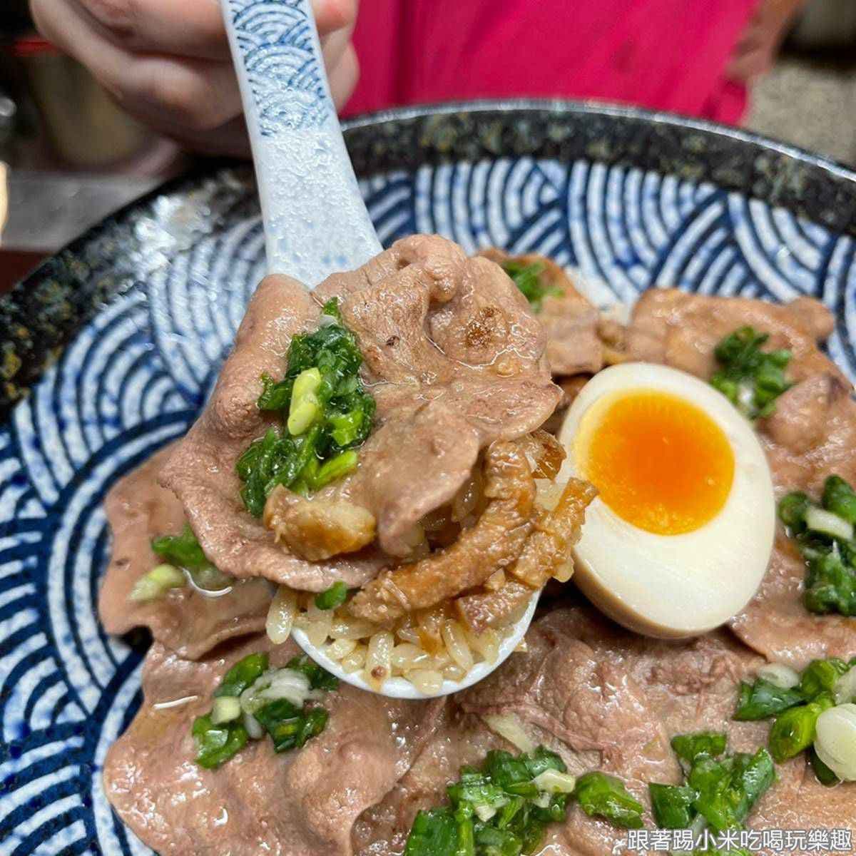 被滷肉飯耽誤的麵線店！超狂「龍蝦滷肉飯」吃得到３種海味，肉控必點牛舌飯