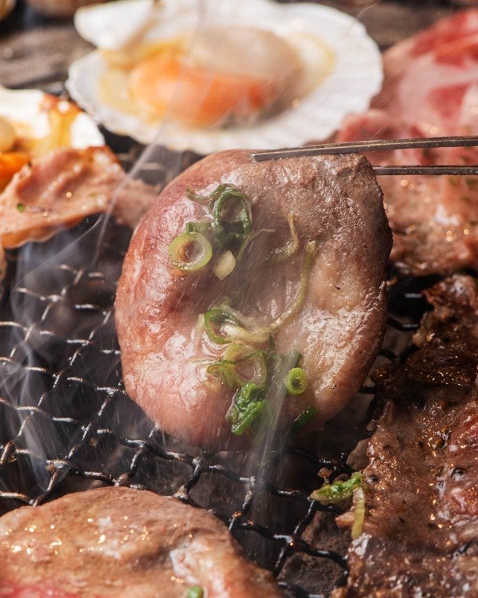 整隻龍蝦吃到飽!台南浮誇燒肉爽嗑30種食材,伊比利豬、現撈泰國蝦也必點 整隻龍蝦吃到飽!台南浮誇燒肉爽嗑30種食材,伊比利豬、現撈泰國蝦也必點