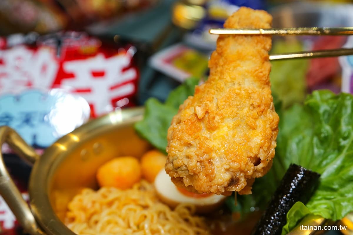 泡麵控快收！台南首家「泡麵餐廳」好吃又好拍，超有哏「彩色水餃」也必點