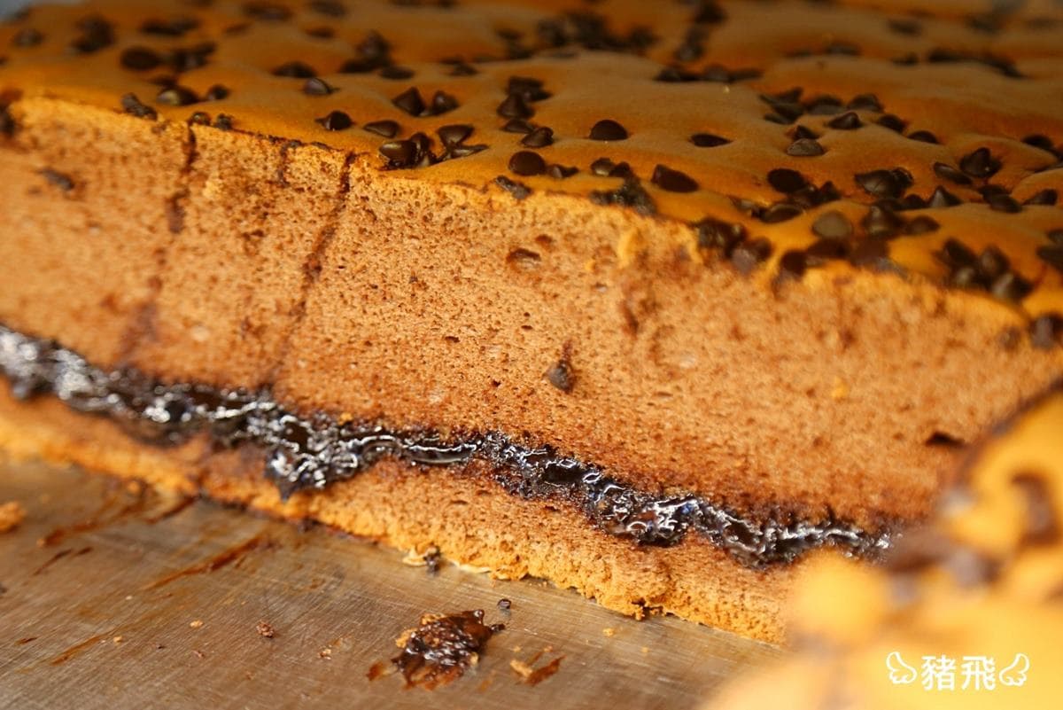 多達18種口味！彰化「古早味蛋糕」想吃請排隊，先搶爆漿巧克力、大甲芋泥