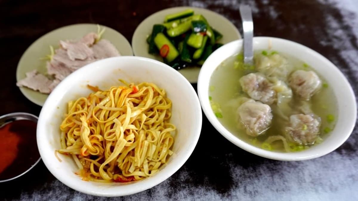 飄香64年！基隆人氣麵館必嘗道地「廣東麵」，在地調料要加味噌、砂糖才對味