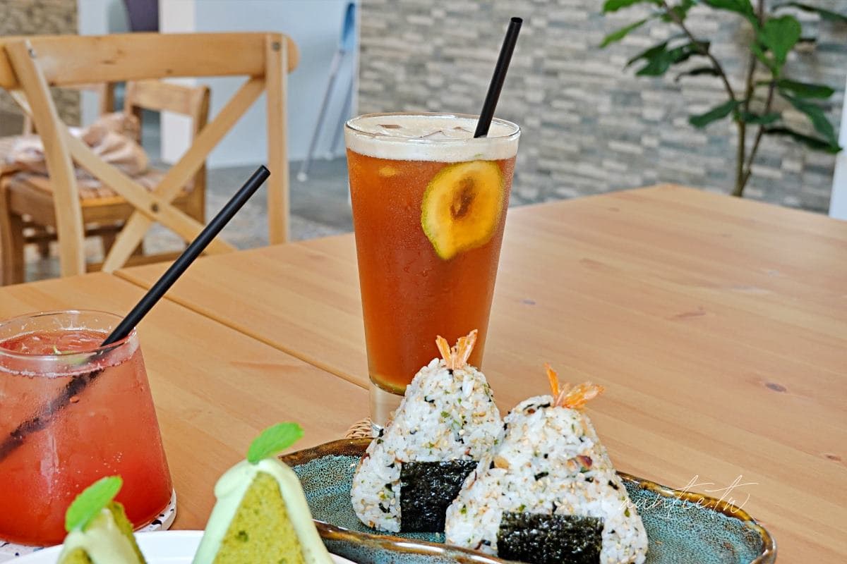 【新開店】秒飛沖繩!宜蘭「老宅咖啡廳」美拍鄉村風裝潢,必點抹茶戚風蛋糕 【新開店】秒飛沖繩!宜蘭「老宅咖啡廳」美拍鄉村風裝潢,必點抹茶戚風蛋糕