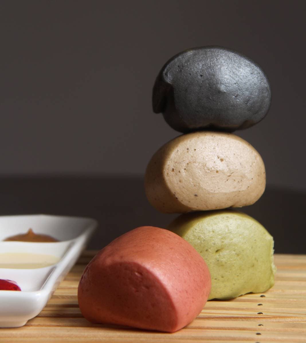 比咖啡館還美！新竹超好拍「白色系韓風包子店」，氣炸４色小饅頭、暴餡彩色包子必吃