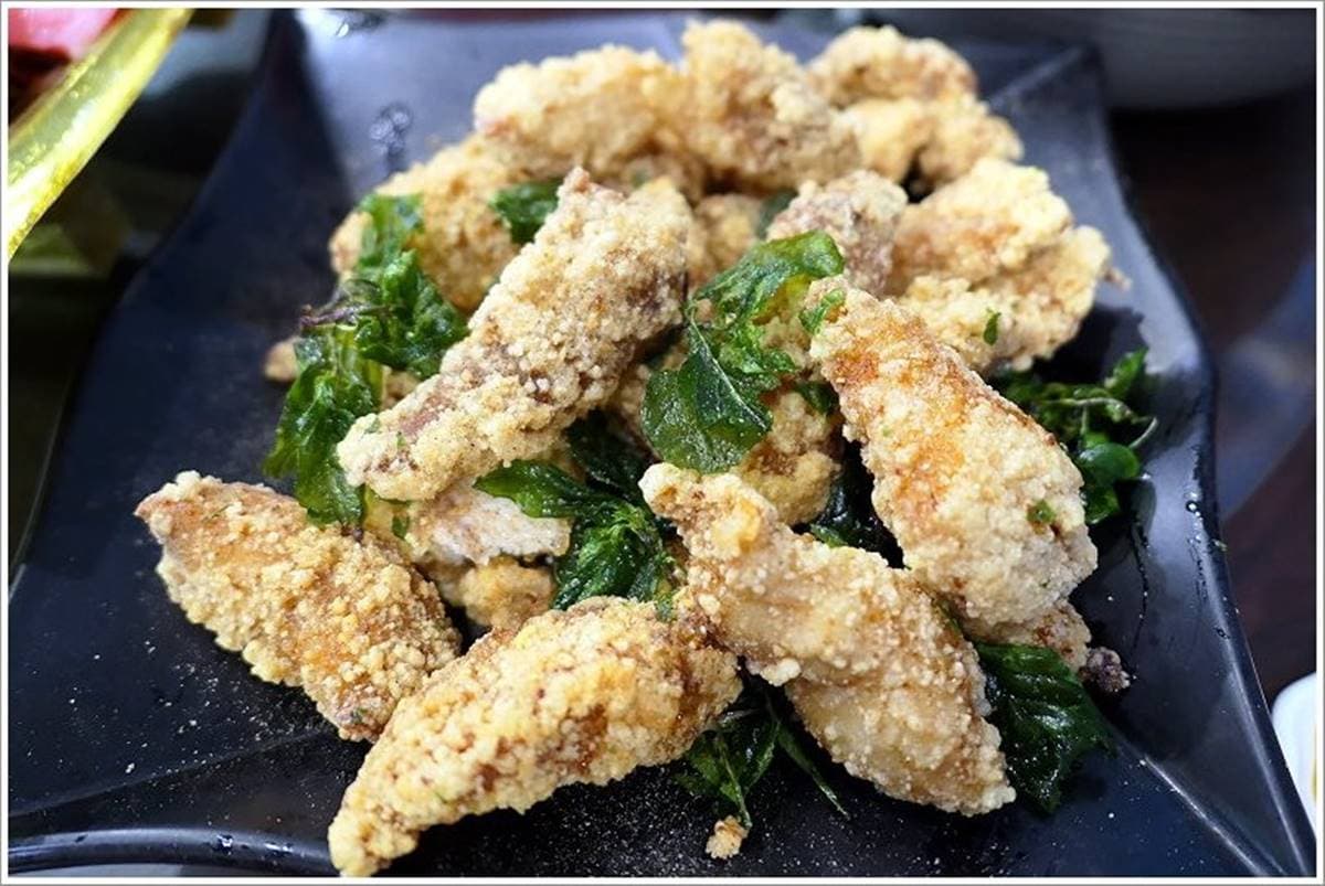 小琉球人帶路！霸氣海鮮餐廳必吃隱藏版「龍蝦粥」，鹽酥鬼頭刀大人小孩都愛