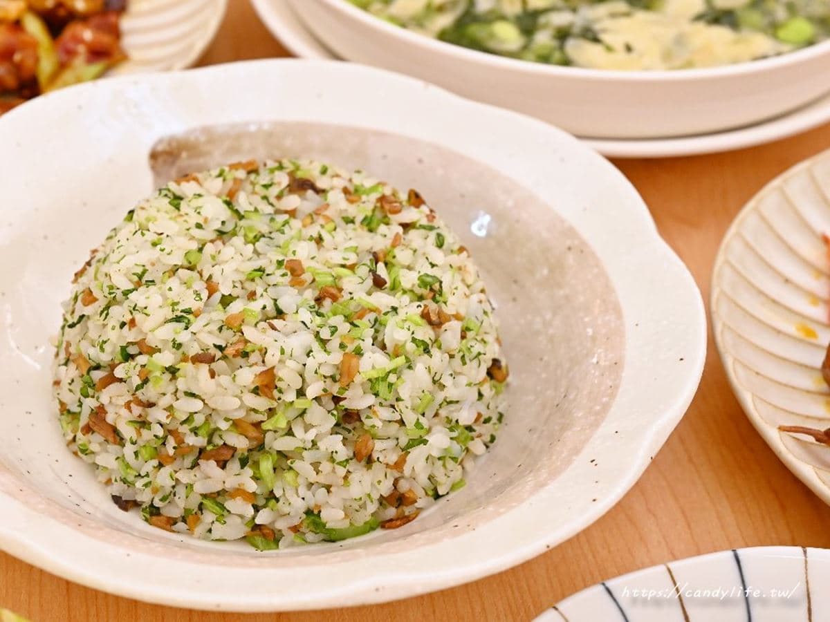 【新開店】素食者福音！台中蔬食餐廳必嘗「特製雞丁」，冰心芋頭晚來吃不到