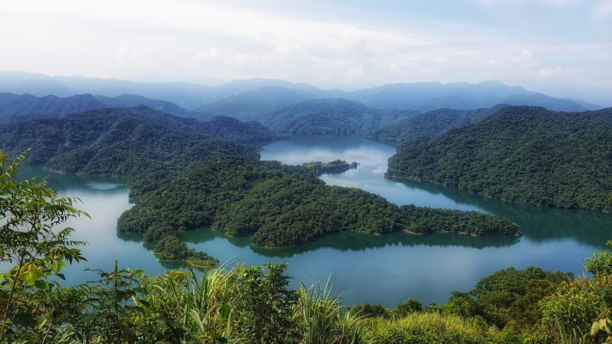 鱷魚島觀景台的視野良好，可以遠眺湖景。（圖片來源：17jump）