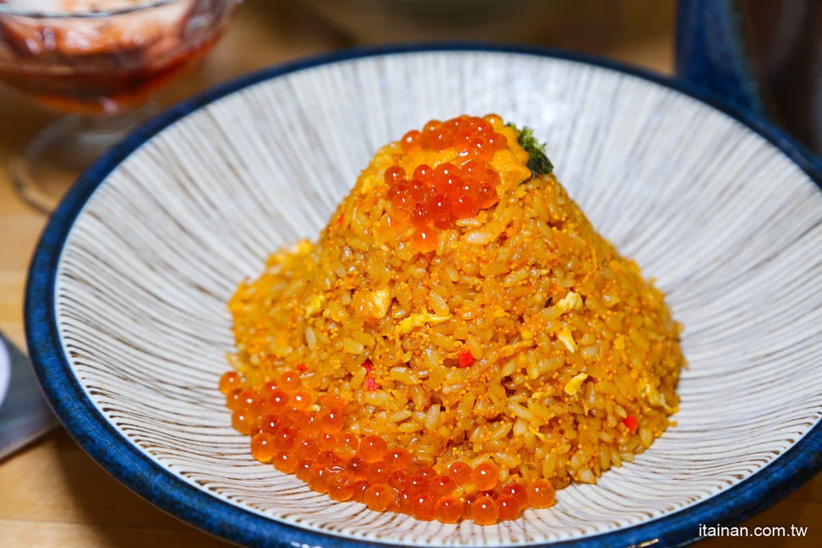 海鮮控快衝！台南人氣日料推超狂海膽祭，８款新品先嗑鮭魚海膽丼、爆量軍艦