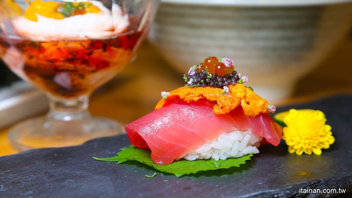 海鮮控快衝！台南人氣日料推超狂海膽祭，８款新品先嗑鮭魚海膽丼、爆量軍艦