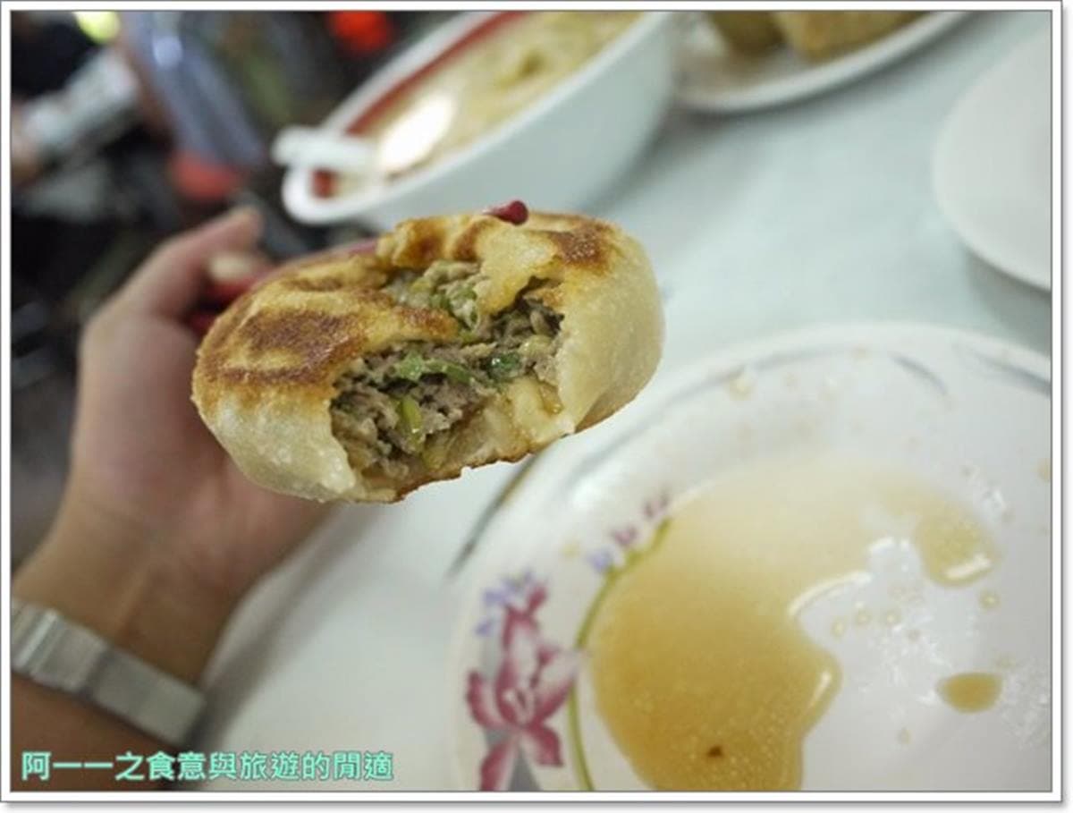 在地人必訪！台東手工麵食館｢酸豆千層餅」別處吃不到，蔥油餅必搭特製韭菜