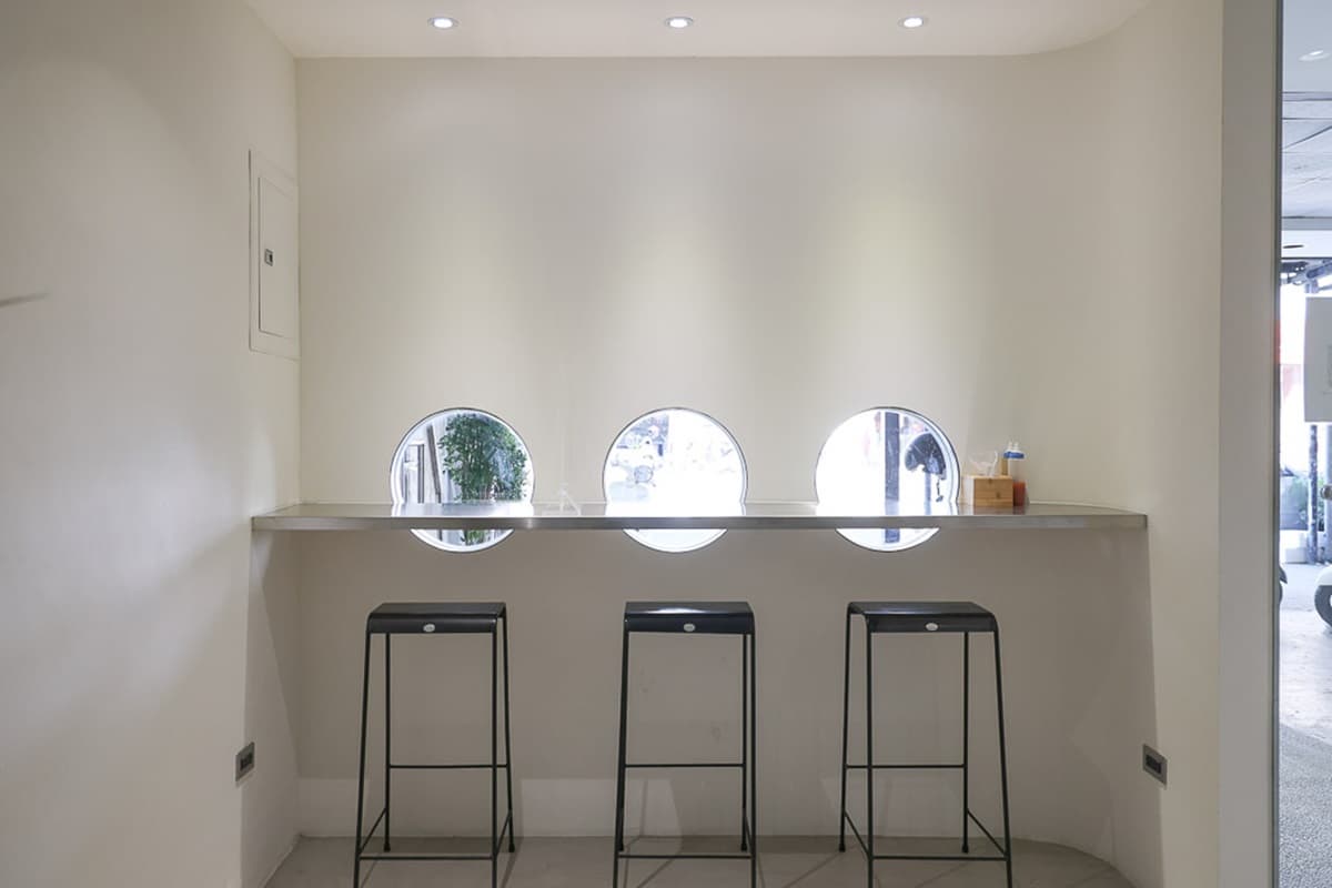 【新開店】這不是咖啡廳!台南「筒仔米糕店」必拍純白裝潢,Q彈口感超唰嘴 【新開店】這不是咖啡廳!台南「筒仔米糕店」必拍純白裝潢,Q彈口感超唰嘴