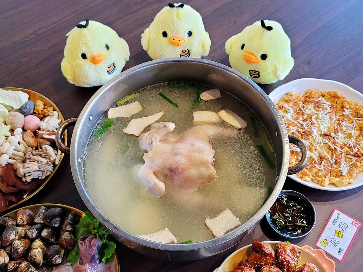整隻雞下去煮！宜蘭最新韓風網美餐廳 ，先嗑「韓式雞鍋+海鮮蒸籠塔」