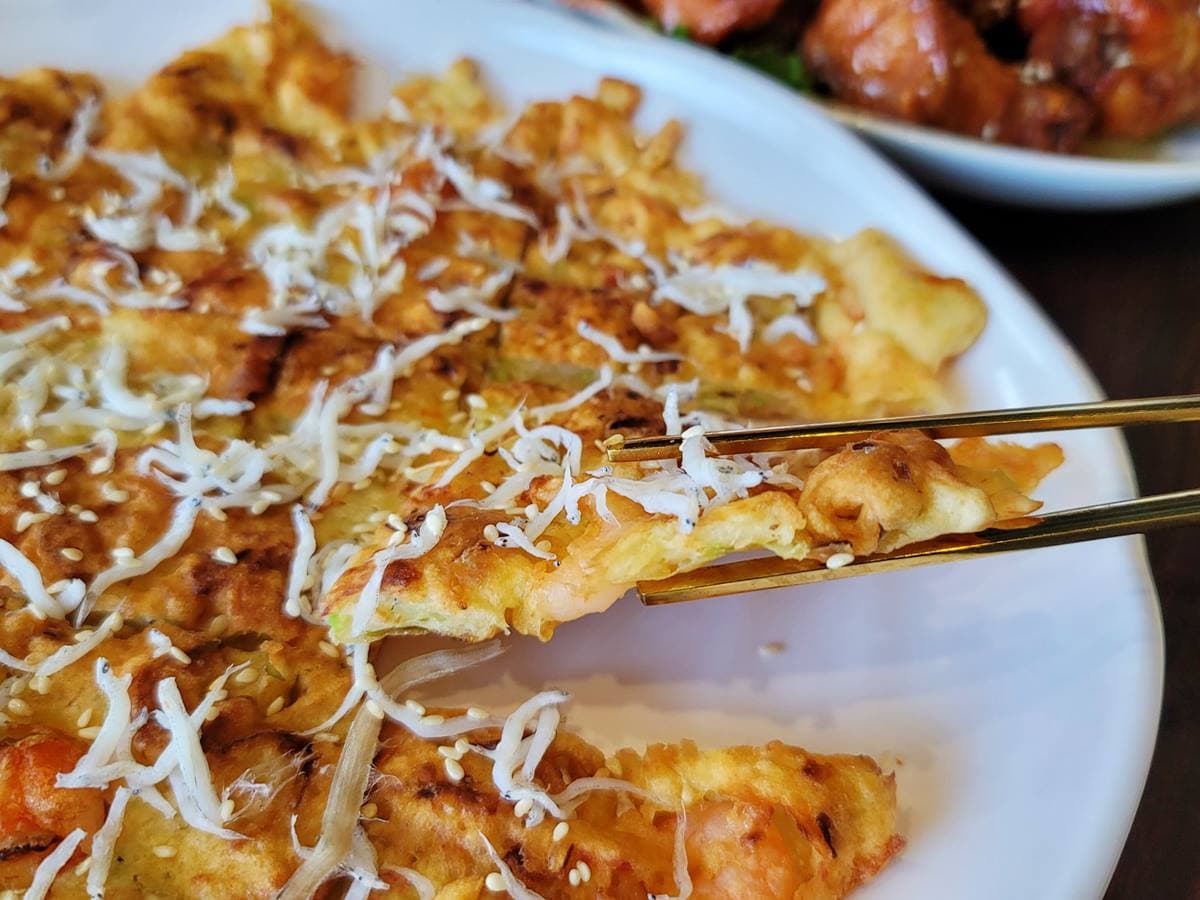 整隻雞下去煮！宜蘭最新韓風網美餐廳 ，先嗑「韓式雞鍋+海鮮蒸籠塔」