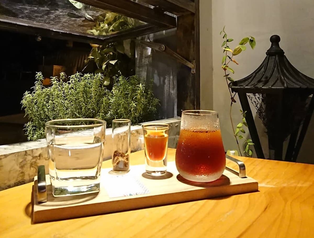 玩台南必逛百年菜市場！鴨母寮３家超有哏美食：巨無霸布丁、皮蛋涼麵