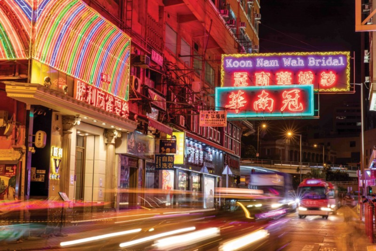 包進一整尾大蝦的雲吞吃過沒？找「蝠鼠吊金錢」、逛平民夜總會，回味老香港就到西九龍