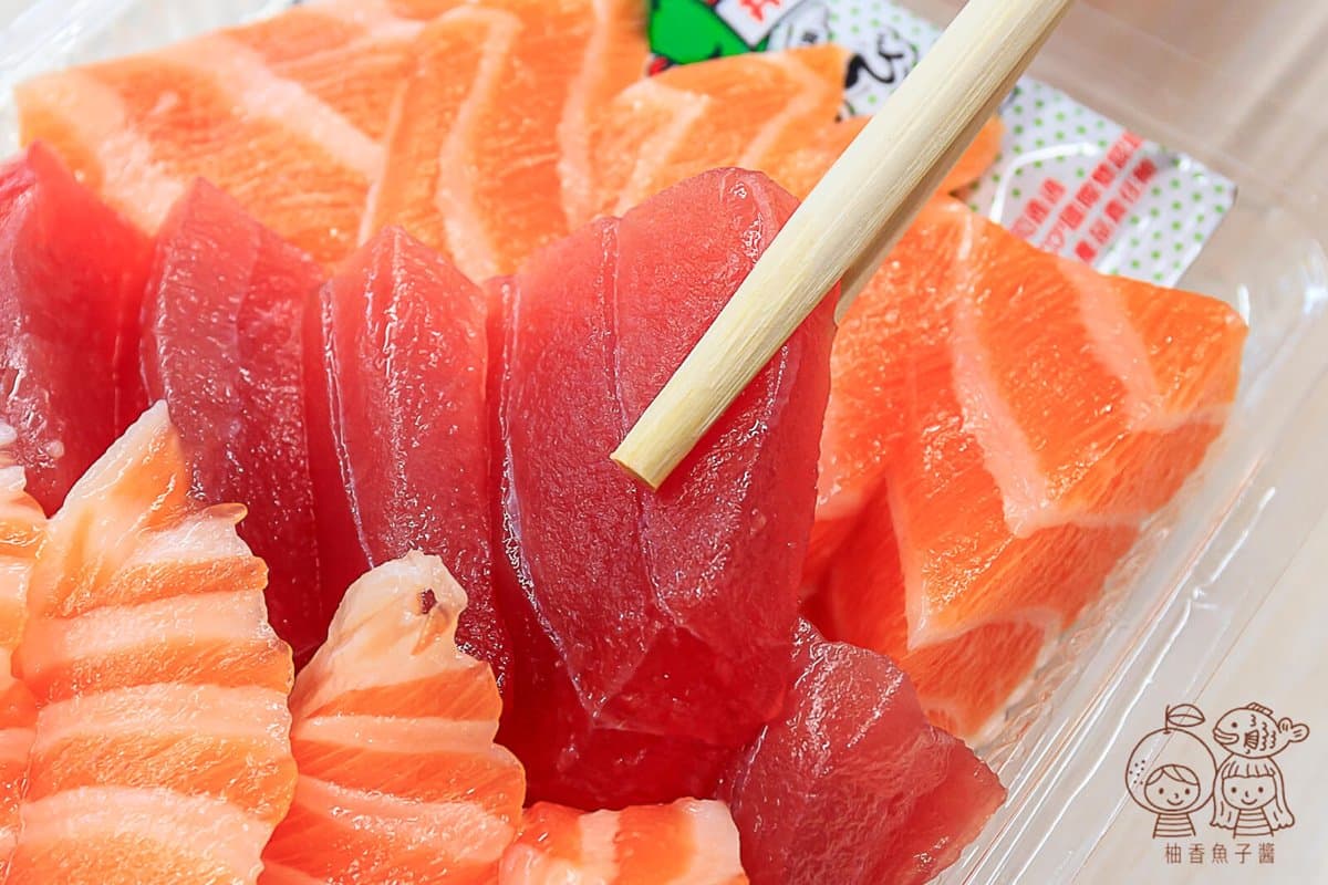 1片10元!台中「神祕生魚片」深夜排隊才吃得到,必嗑厚切鮭魚、紅寶石鮪魚 1片10元!台中「神祕生魚片」深夜排隊才吃得到,必嗑厚切鮭魚、紅寶石鮪魚