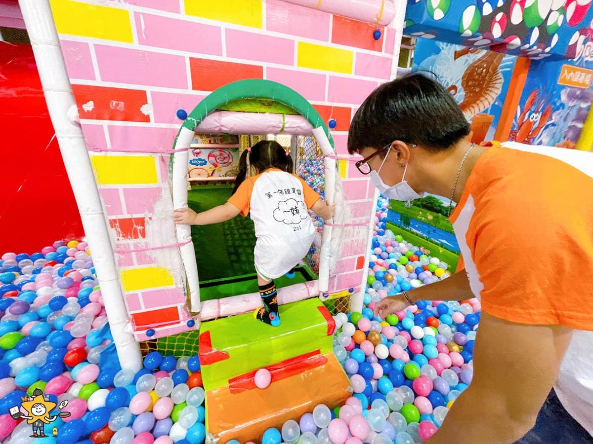 １票玩一整天！新北｢親子樂園」有馬卡龍色大積木，還能爽玩旋轉飛碟、大滑梯