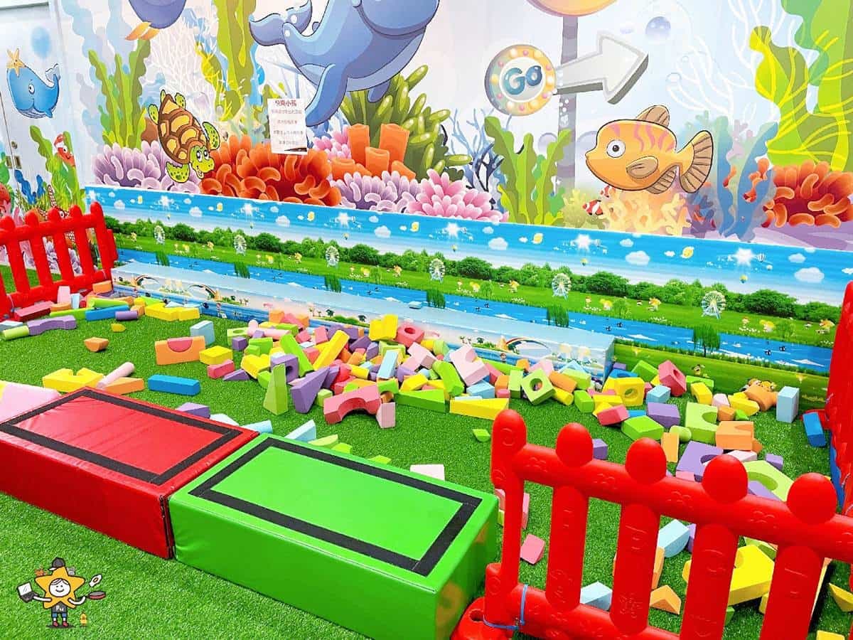 １票玩一整天！新北｢親子樂園」有馬卡龍色大積木，還能爽玩旋轉飛碟、大滑梯