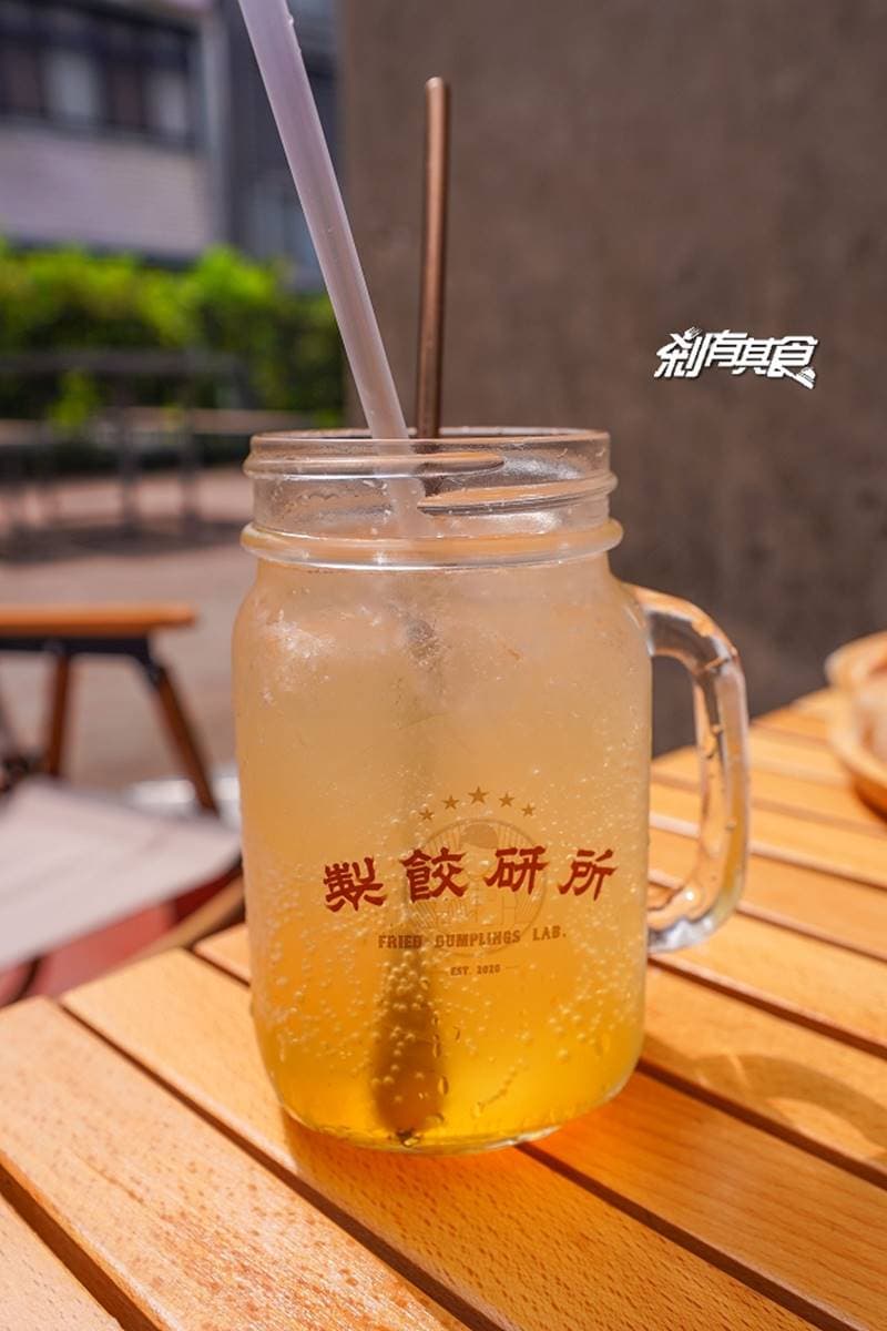 口味多達30種！台中老宅「冰花煎餃」必嘗莎莎醬風味，招牌韭菜一咬就噴汁
