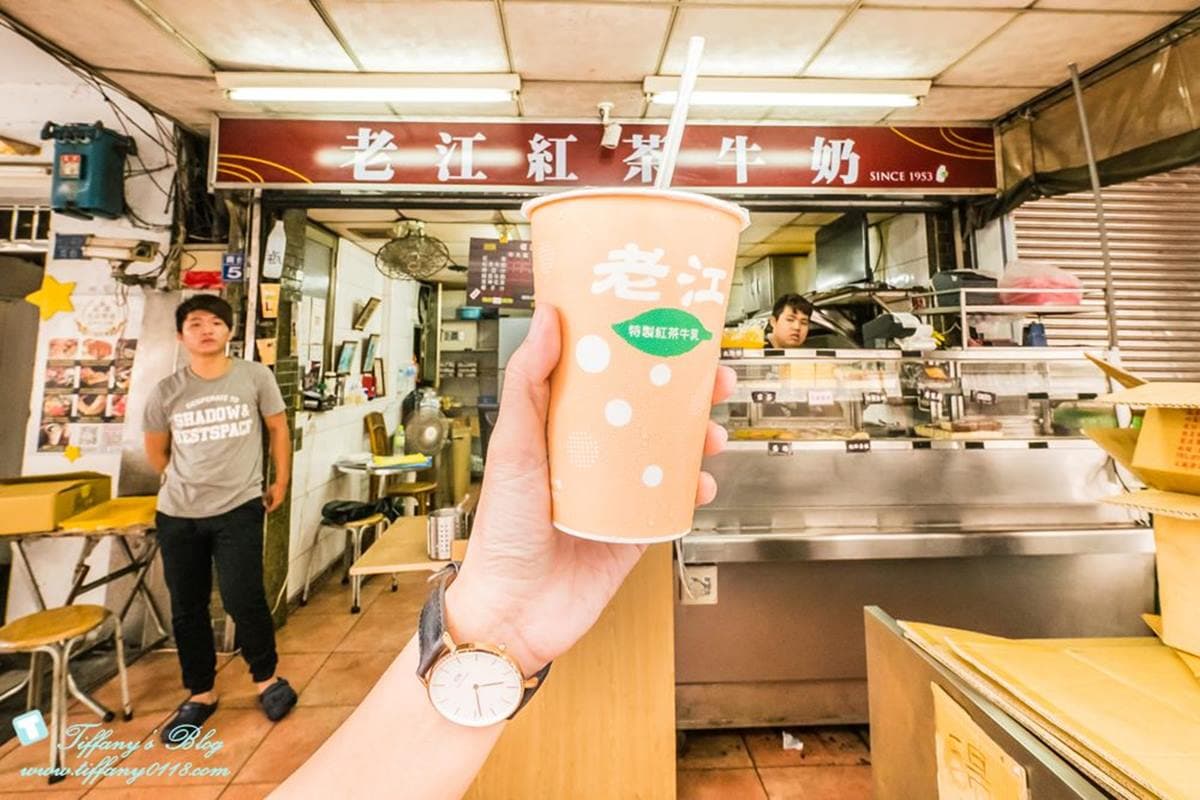 高雄60年老店！古早味「紅茶牛奶」24小時喝得到，火腿蛋吐司加乳瑪琳更對味