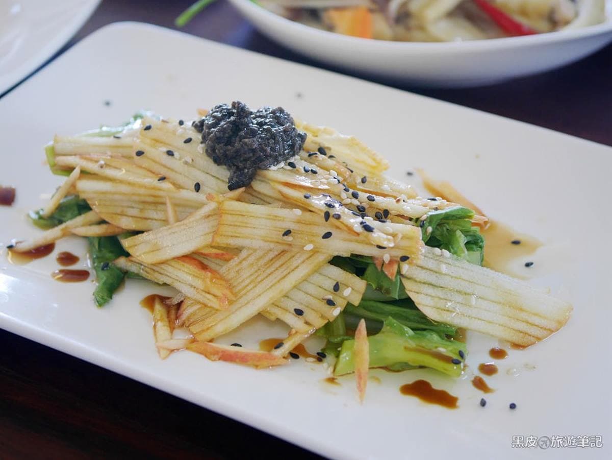 在地人激推！宜蘭隱藏版雞肉飯選用自種「合鴨米」，再淋店家親釀醬油更對味