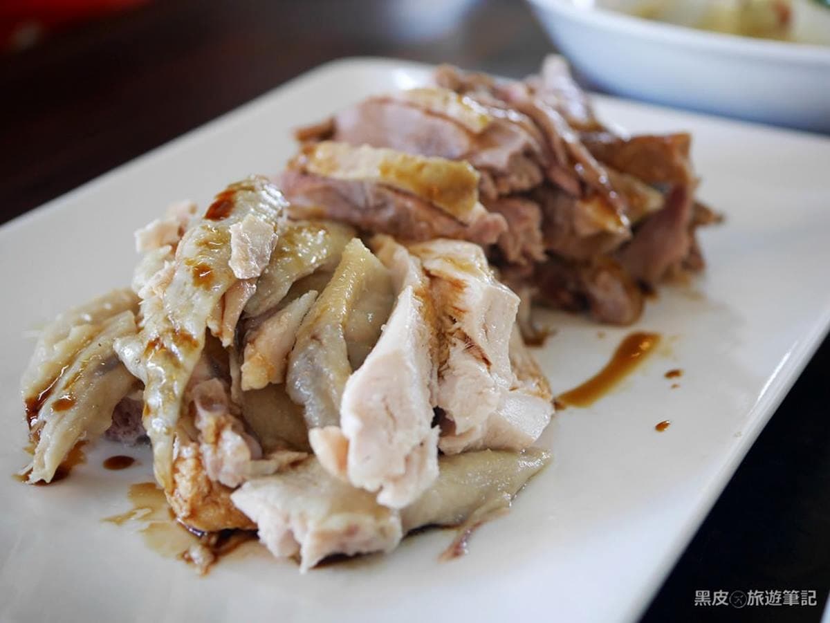 在地人激推！宜蘭隱藏版雞肉飯選用自種「合鴨米」，再淋店家親釀醬油更對味