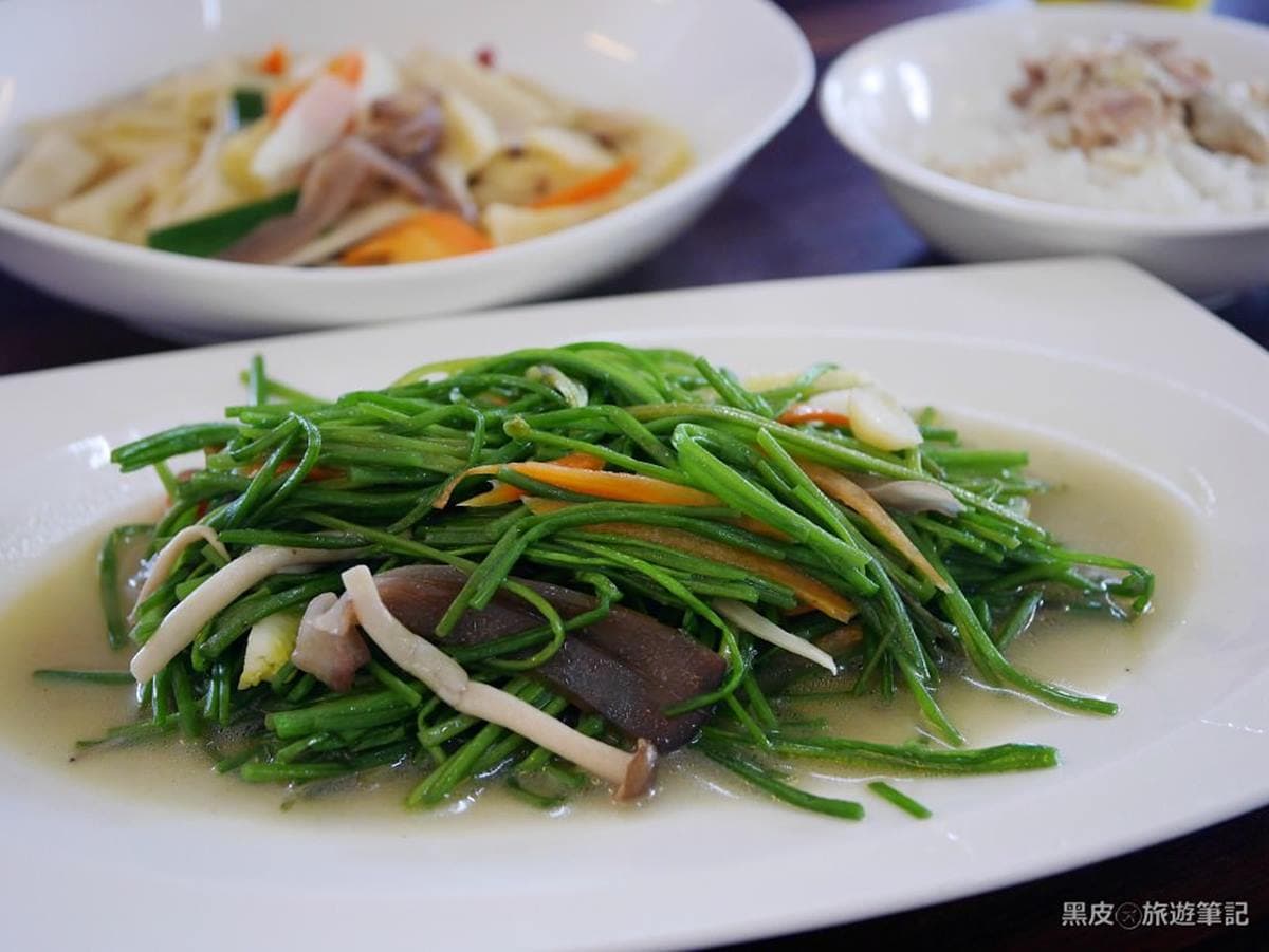 在地人激推！宜蘭隱藏版雞肉飯選用自種「合鴨米」，再淋店家親釀醬油更對味