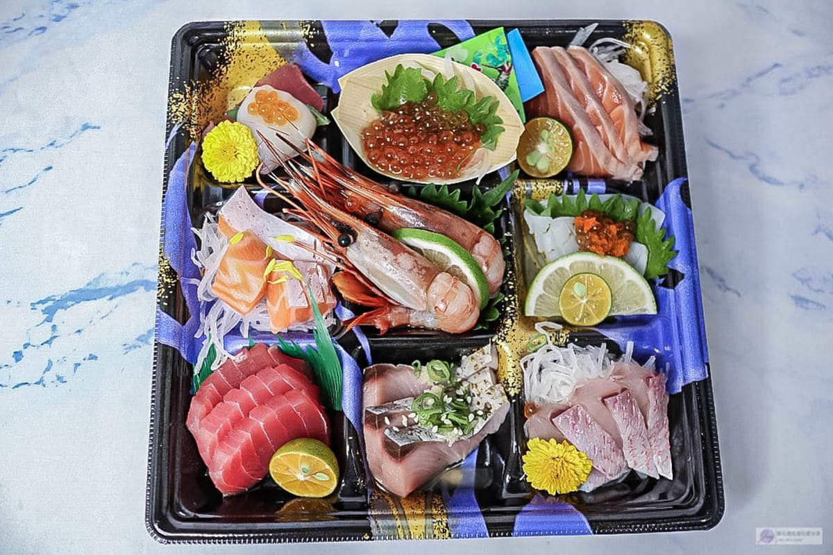【新開店】對身分證送帝王蟹、龍蝦！600坪水產市場超好買，現吃九宮格生魚片