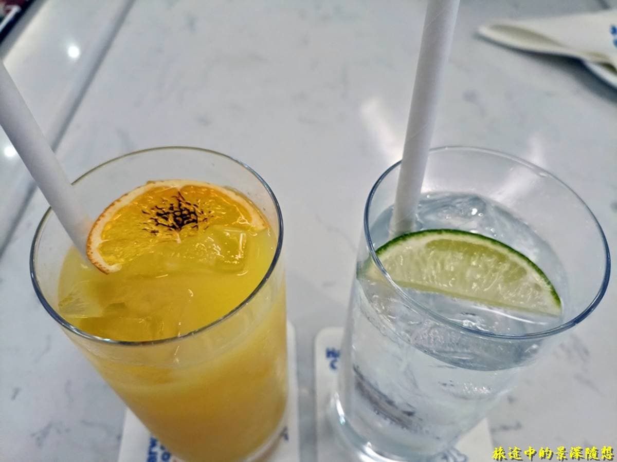 打卡金色圓形吧檯！桃園網美餐酒館必吃「千層馬鈴薯」，免費聽駐唱、DJ表演