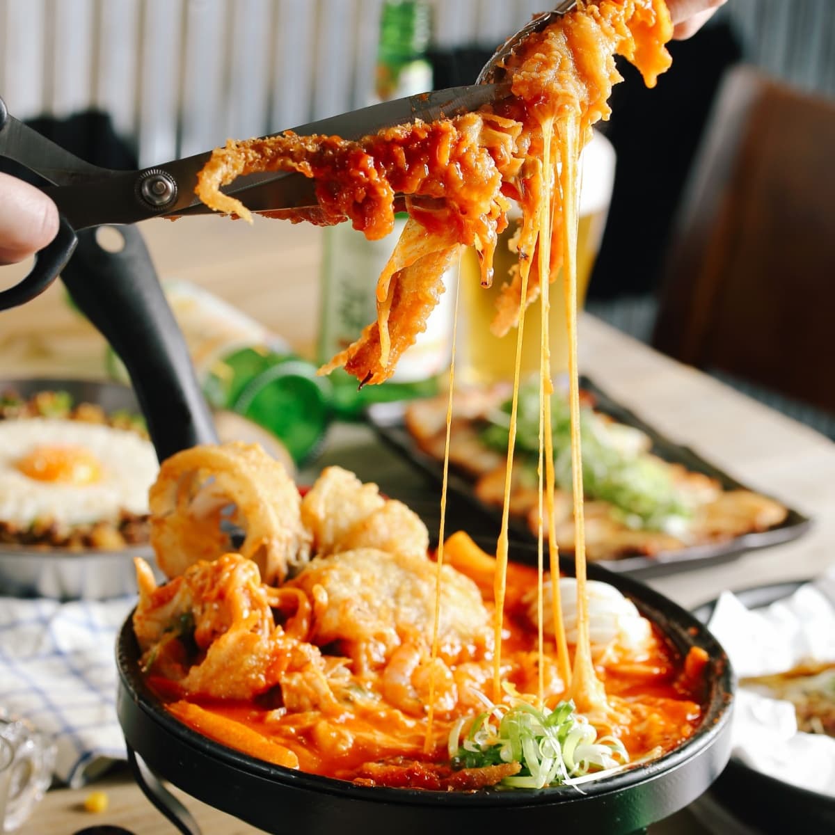 巨無霸酥炸魷魚免費送！魷魚大叔「起司瀑布」超誘人，加碼２杯飲品30元