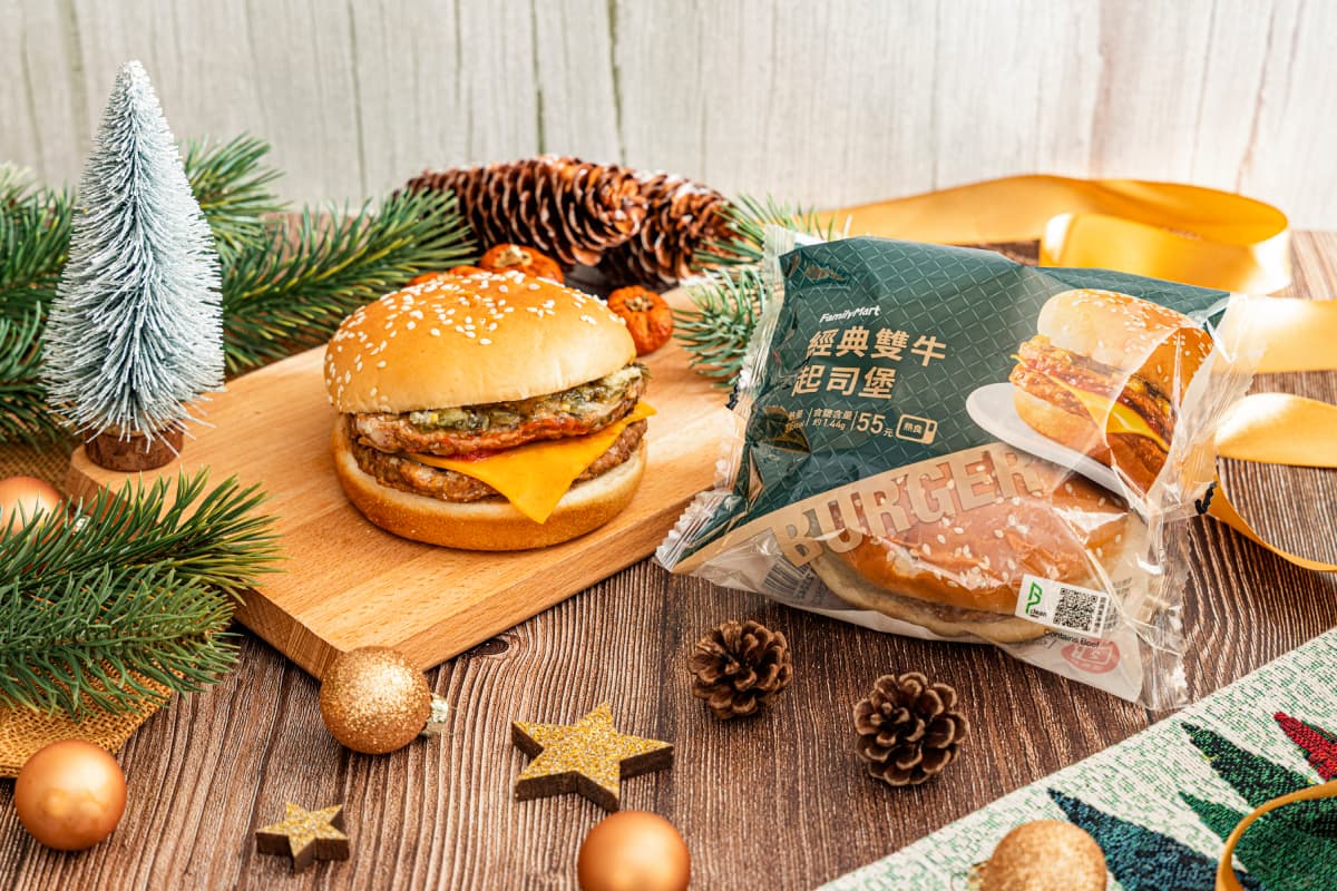 24H溫暖應援！全家冬季鮮食溫暖登場，壽喜燒牛肉堡、瘋狂起司三明治濃郁開吃