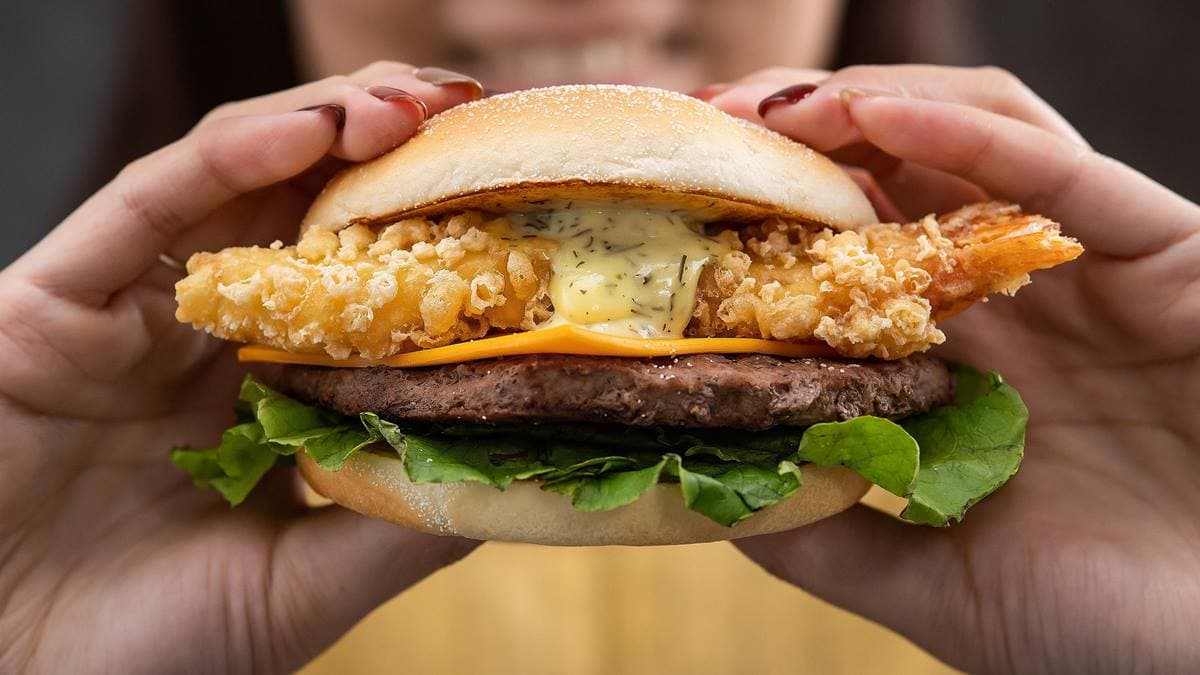 限時５週快閃！麥當勞最新「炸蝦天婦羅安格斯黑牛堡」，加碼現烤焙果同步回歸