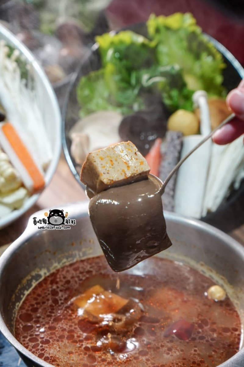 龍蝦買一送一！台南「高CP值麻辣鍋」壽星肉盤免費升級，豆腐、鴨血一咬爆汁