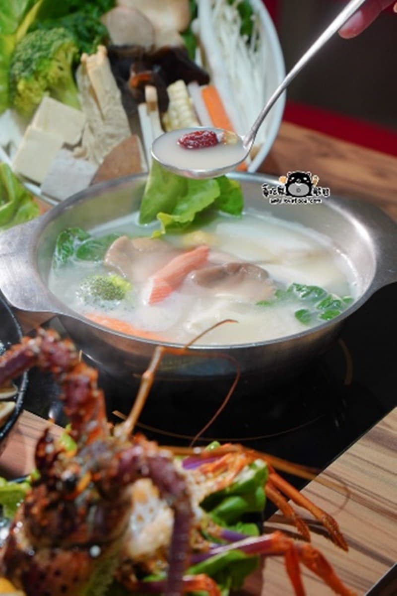 龍蝦買一送一！台南「高CP值麻辣鍋」壽星肉盤免費升級，豆腐、鴨血一咬爆汁
