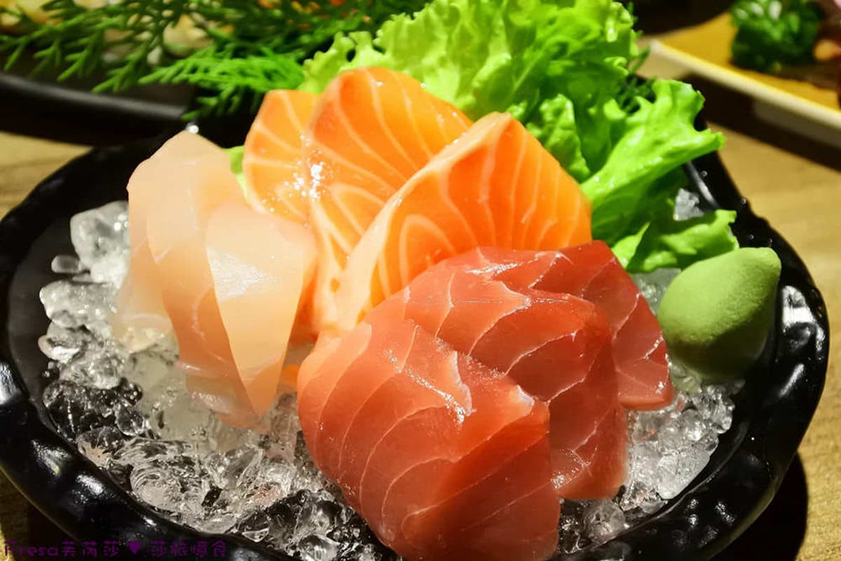 爽嗑生魚片！台南高CP值「日料吃到飽」先搶刺身拼盤，少見水針魚壽司也必點