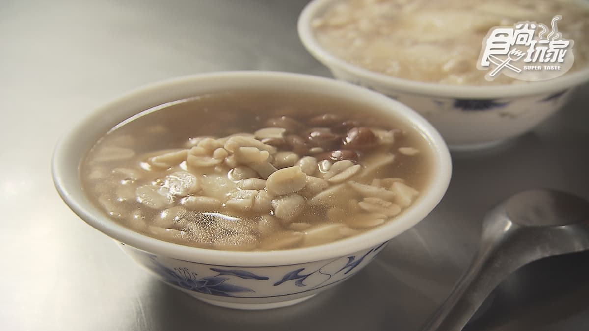 熱豆花還能免費加薑汁。