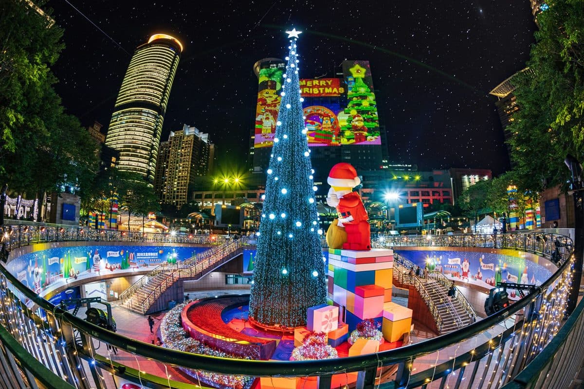 全台必拍８大主題耶誕樹！皮卡丘、熊大、史努比都現身，還有飄雪秀秒飛出國