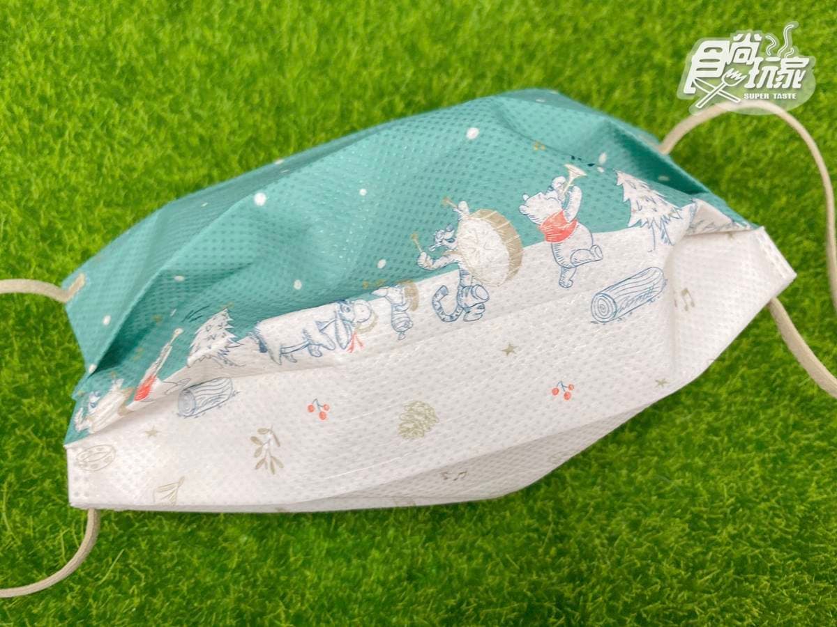 迪士尼耶誕壓軸口罩！「小熊維尼與百畝森林款」４款一次收，蜂巢包裝盒太Q