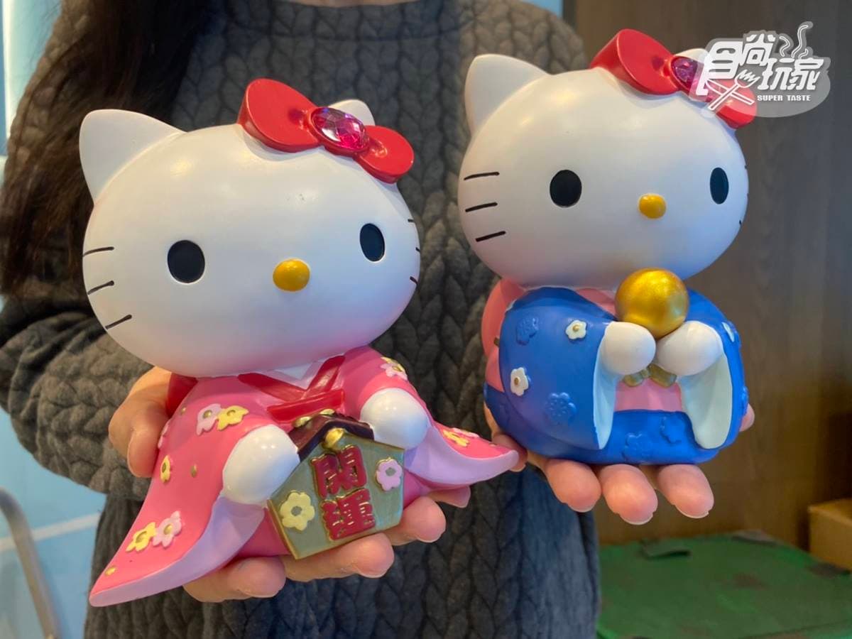 鐵粉激動了！7-11超生火新春小物：KITTY和風撲滿、胖虎圓滾滾飲料袋