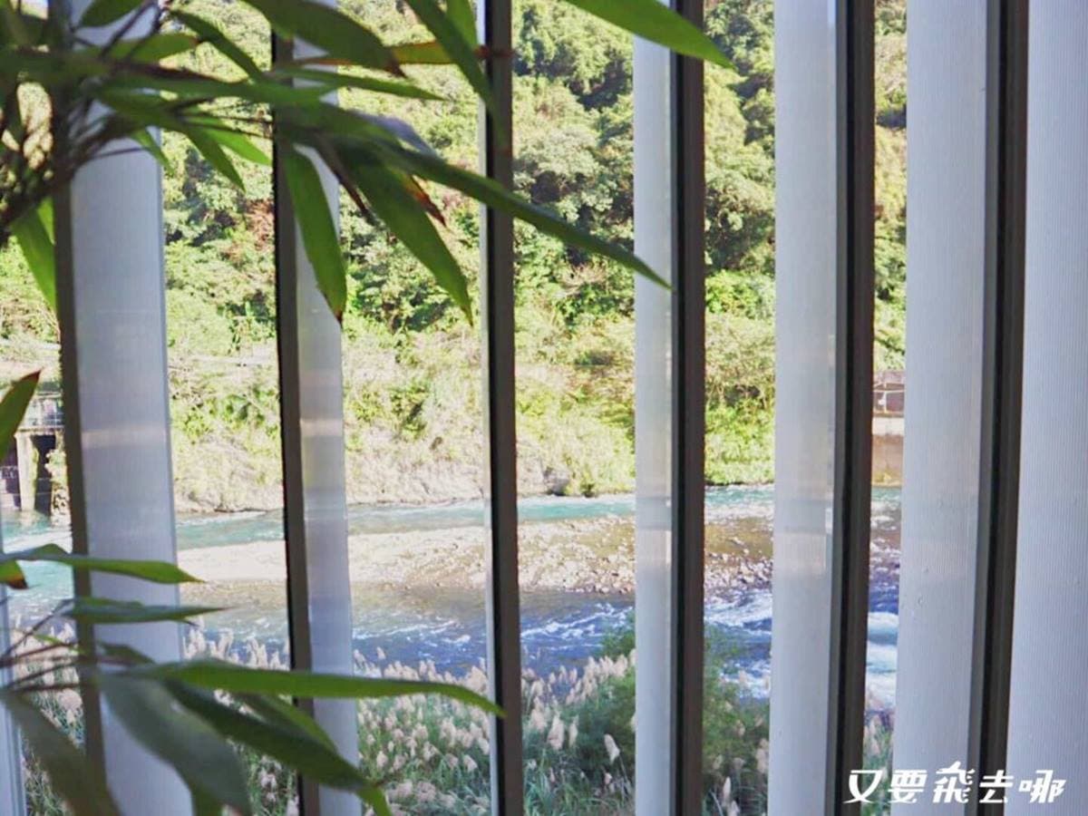 １人只要200元！烏來「日式景觀湯屋」爽泡SPA按摩池，還能看電視超放鬆
