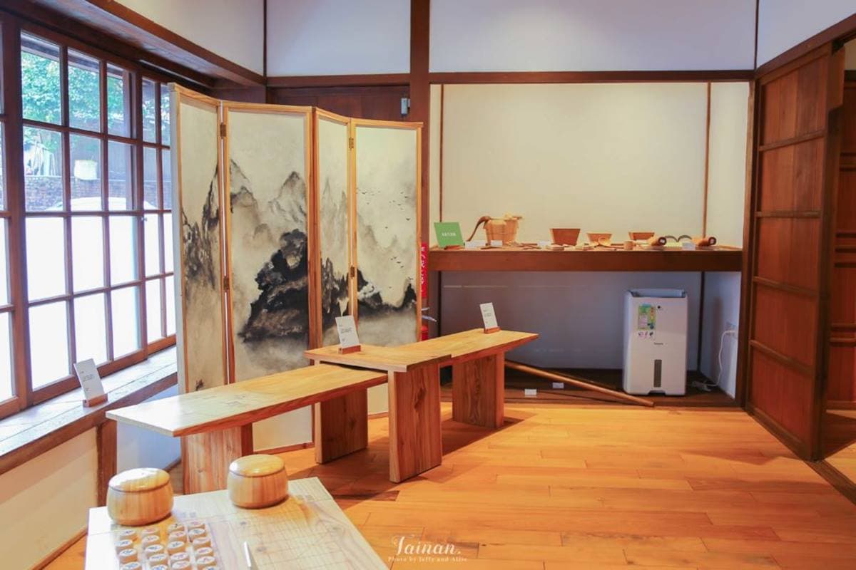 IG搶打卡！台南75年日式宿舍變身「木材故事館」，體驗區可聞檜木香、敲擊木片