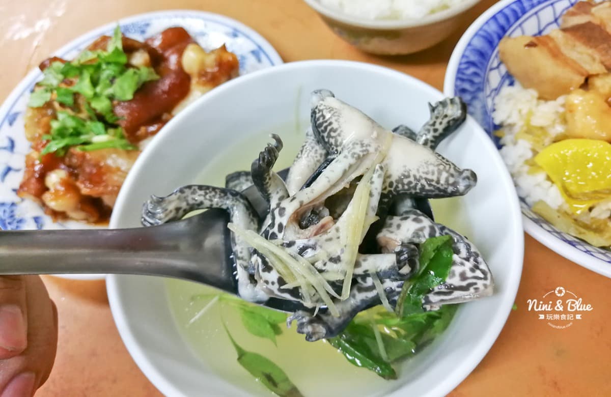 １整隻端上桌！北港超狂「青蛙咖哩飯」，限定小吃太震撼