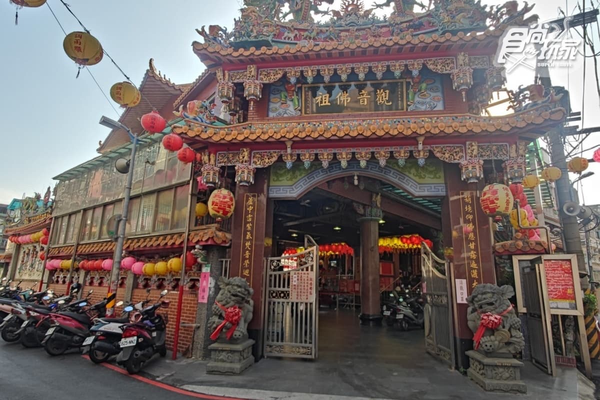 過年試手氣！台北葫蘆寺「擲筊大賽」2/2登場，送33支iPhone13、３台PS5