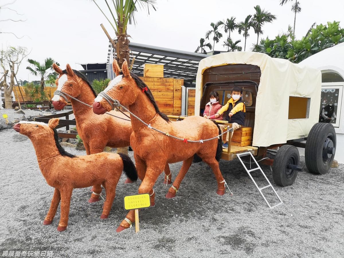 偽出國！宜蘭「美式荒野風農場」必拍牛仔馬車、沙漠仙人掌，還能摸超Q狐獴