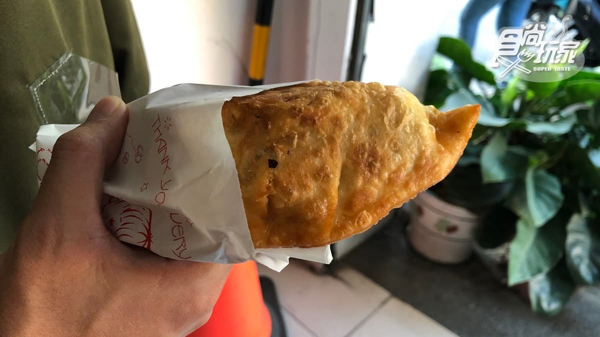 外皮炸得金黃酥脆，是在地人超愛吃的口袋名單之一。